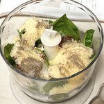 八紘学園 農産物直売所 - 【2021年08月】バジルドレッシング作成。