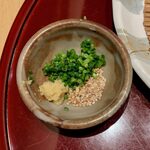 麻布久徳 - 稲庭ざるうどん ¥1,430 の薬味