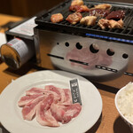 Taishuu Yakiniku Sakaba Yakiniku Horumon Juuban - トントロ、十番ミックス盛