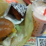 LOTTERIA - 絶品ﾁｰｽﾞﾊﾞｰｶﾞｰ、からあげっと、ｽﾄﾛﾍﾞﾘｰｼｪｲｷ