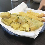 サミットストア - 天ぷら盛り合わせ（子供が食べやすいようにカット済み）