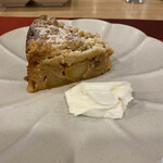 BISTROT REGAL - 林檎のクランブルケーキ