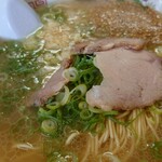 江ちゃんラーメン - ニンニククラッシュ＆ゴマ様！