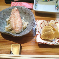 鮨処いちい - 毛蟹味噌和えとからすみ。