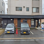 Minokatsu Hanare - 店舗外観　息子の黒タントでラクラク駐車