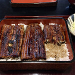 信川円 - いつも通り、ここの蒲焼から食べ始める。ご飯は一緒に食べない。