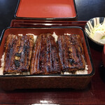 信川円 - うな重 (は、一串半)