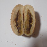 會・マチエール - 焼きカレーパン（断面）
