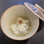 Nihon Ryourihijiri - 「鱧と白ダツの吉野煮」鱧の骨と昆布のお出汁で炊き、提供する直前に吉野葛で少しとろみをつけています。最後の一滴まで飲み干したくなる味わいです。