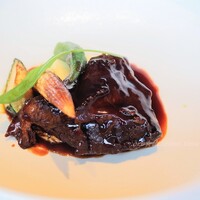 タワーズ - 牛ほほ肉の赤ワイン煮込み