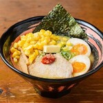 ももまる - 
豚骨味噌バターコーンラーメン