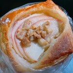 スペイン窯 パンのトラ - 林檎とクルミのデニッシュ