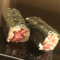 鮨 あらい - 中トロの巻物。有明の海苔。確か丸山の佐賀のはしり、だったっけな？
