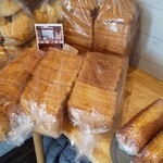 クロッキーカフェ - クロレさんから届けられているパン