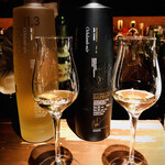 Arujanon Shinfonia - 右　OCTOMORE TEN 2020 alc.54.3%
                        左　OCTOMORE 11.3  2020 alc.61.7%