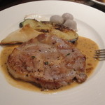 2012.11.12）三元豚のロースト。白麗たけの香りがよく、ジューシー