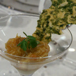 ラ・ヴァガボンド - ６-１）カリフラワーのムースとズワイガイ、アオサのフィアンティーヌ