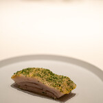 レストラン オオツ - 2021.9 千葉産花悠仔豚三枚肉マスタードと香草パン粉焼き