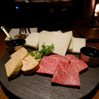 焼肉うしごろ 表参道店 - ロッシーニサンド(調理前)