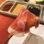 串かつ あーぼん - エリンギとチーズの生ハムのせ