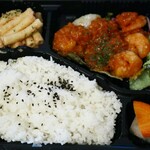 DINING LINDA - 日替わり弁当・エビチリ(600円)