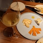 欧風バル 縁 - 貴腐ワインとチーズ盛り合わせ