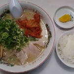 三久ラーメン - 大盛キムチラーメン+ライス(小)