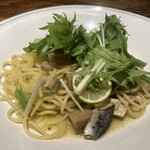 横浜DRAセブン - 秋刀魚とトロ茄子、京水菜の味噌風味 スパゲティー二、味噌風味が変わってた。秋刀魚と合う。