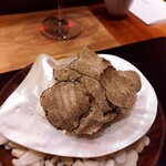 炭火割烹 白坂 - ⚫焼き帆立　シャンパンクリームソース　トリュフ