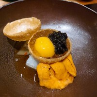 炭火割烹 白坂 - ⚫アオリイカ　キャビア  雲丹　鶉卵  出汁ジュレ