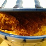 瑞兆 - 丼からはみ出して、かつがコンニチワ