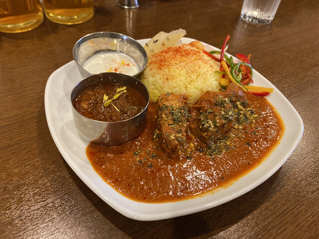 水曜木曜限定 ネオ バターチキンカレー By 波乗りトニ シモカワスパイス 新宿西口 カレー その他 食べログ
