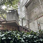 JAZZ茶房 青猫 - 階段の下から