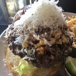 San Francisco Peaks - 期間限定メニュー「Elote burger with with french fries」(1540円)