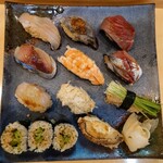 Sushi Harumasa - 令和3年9月 ランチタイム
                        松握り10貫、小鉢、玉子焼き、巻物、汁物デザート付 1400円