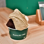 Giolitti - カップ ダブル@税込864円：ピスタチオ(+108円)│ダークチョコレート│生クリーム(無料)