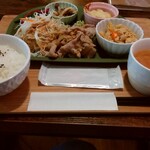 喫茶 あじさい - Aランチ、豚肉と玉葱炒め。