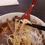 タン次郎 - 中細麺