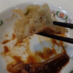 餃子の王将 - ホルモンの味噌をつけるのが好き