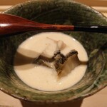 すし宮川  - 蒸し鮑　肝煮汁ソース