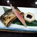 味処えんどう - 秋刀魚共肝焼き