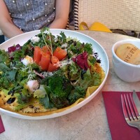 アニヴェルセル カフェ - サラダランチ、このボリューム