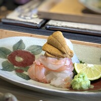 日本料理 TOBIUME - ＊伊勢海老、クエ（若松）、赤雲丹（下関）と素晴らしい揃い組。こんなお刺身、他では頂けないですね。