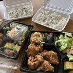 南風亭 - 唐揚げ弁当＝中　〜二個〜
      　　３人前ぐらいのボリュームです！