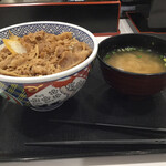 吉野家 - 牛丼並、味噌汁