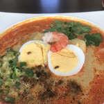 Nishikame Ari Gyarari- - ランチラクサヌードル１１００円。ミルキーでピリ辛の独特なスープ、パクチー、油揚げなどの具材と、麺が素晴らしい調和で、私史上最高のラクサです（╹◡╹）（╹◡╹）