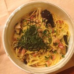 タパス＆タパス - 三種きのことベーコン、揚げ茄子の和風スパゲッティ