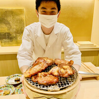 日本料理 研野 - ☆名物チャーシュー。京都産もち豚を八丁味噌をベースに作った味噌床で漬けたチャーシューを炭火で焼いている。