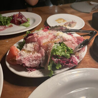 カルネジーオ イースト - 