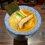 Niboshi Seimenjo - 淡麗煮干しらーめん  醤油
                        
                        バランス型のいい感じのスープ
                        
                        メンマもコリコリ
                        
                        チャーシュー分厚い‼️
                        
                        濃厚もここなら好きです